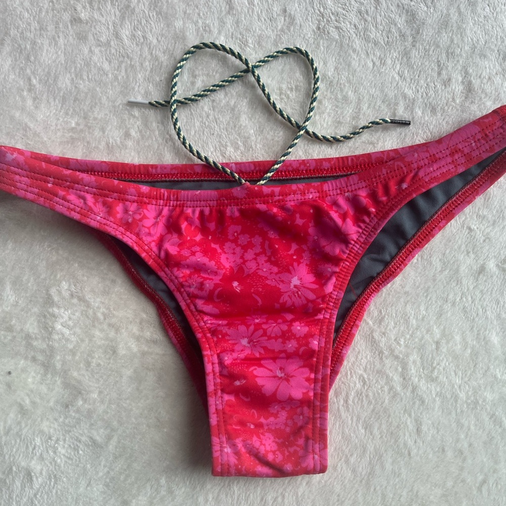 Jolyn NEW Brazil bottom Size S pink flowers